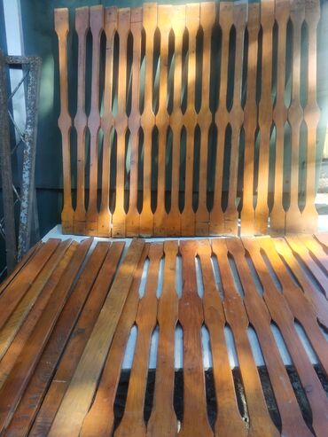 Ножницы по металлу: Деревянные рейки для облицовки 73 см по 10 сом 85 см по 15 сом за 1