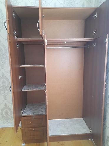 Mebel: İşlənmiş, 3 qapılı, Siyirməli, Qəhvəyi, Taxta, Açılan, Düz dolab — 1