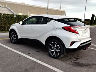 Toyota: Toyota C-HR: 2 l | 2018 il Hetçbek — 4