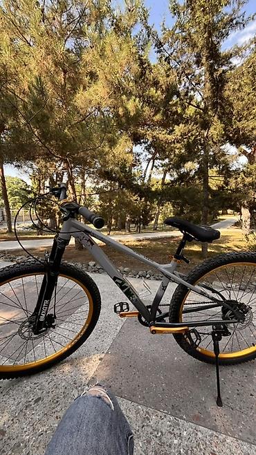 vesəbət: Velosibedden Bawı çıxan biler nece velosibeddi 1 aydı Sürülmüyüb heç — 2