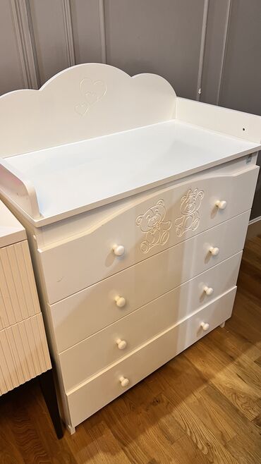 Uşaq dolabları: Oğlan və qız üçün, İşlənmiş, 3 qapılı, Açılan, Düz dolab — 6