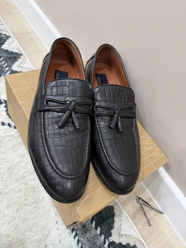 Кроссовки и спортивная обувь: Продаю кроссовки Размеры 39–40. Все оригиналы — 5