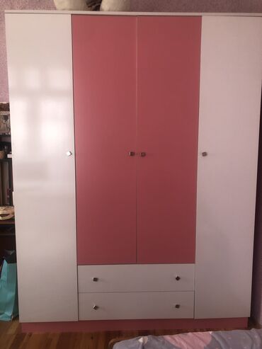 qapi alisi: 4 qapili şfaner yeni alınıb cox az işlenib 2 metre uzunu 2 metre