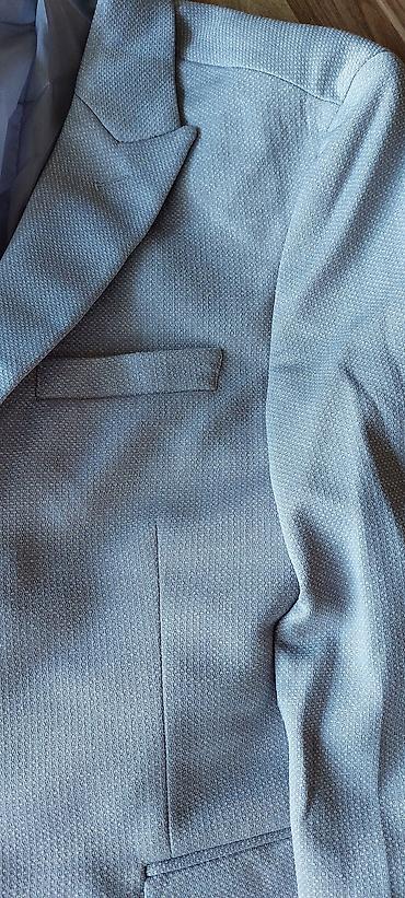 pencek: Kişi pencəyi – açıq mavi/boz tonunda, xırda teksturalı parça - Kəsim — 2