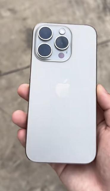 ucuz telefon iphone: IPhone 15 Pro, 128 GB, Natural Titanium, Zəmanət, Simsiz şarj, Face ID — 3