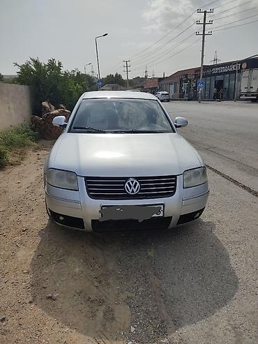 Volkswagen Passat: 1.8 l | 2004 il Sedan