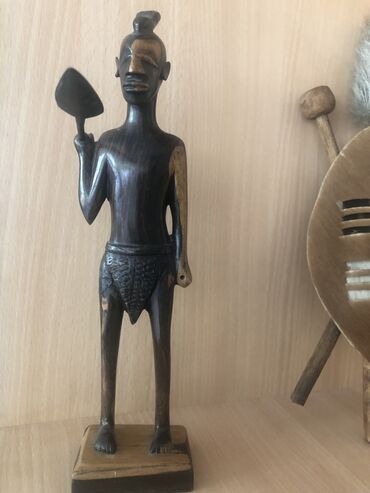 antik eşyaların satışı: Фигура африканского Вождя