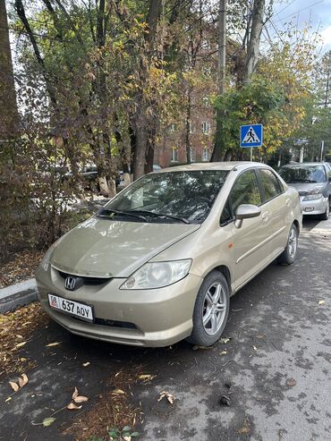 Honda: Honda Fit Aria: 2004 г., 1.5 л, Вариатор, Бензин, Седан