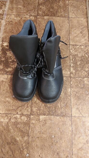 черные мужские ботинки: Спецботинки новые
