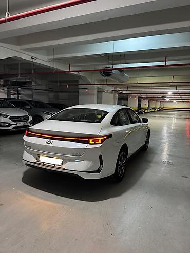 byd diskleri: AİWAYS A5 elektrik sedan - Kuzov: sedan, ağ rəng, aerodinamik — 1
