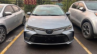 тойото: Toyota Corolla: 2021 г., 1.8 л, Вариатор, Гибрид, Седан — 2