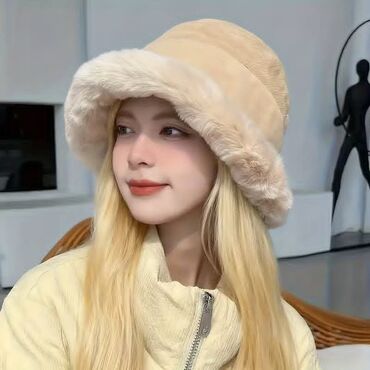 Ostala ženska odeća: Cena 1300din
Poručuje se,isporuka za nekoliko dana — 12