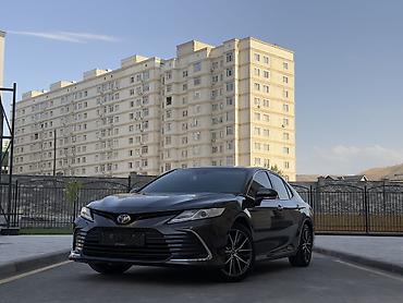 тутойт дымит: Toyota Camry: 2021 г., 2.5 л, Вариатор, Гибрид, Седан — 9