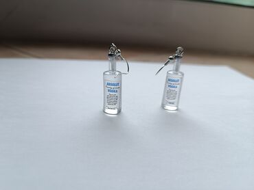 Earrings: Σκουλαρίκια Absolut Vodka. Αυτά τα μοναδικά και πρωτότυπα σκουλαρίκια