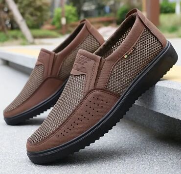 Ayaqqabılar: 39 razmer (39-40 gedir) teze