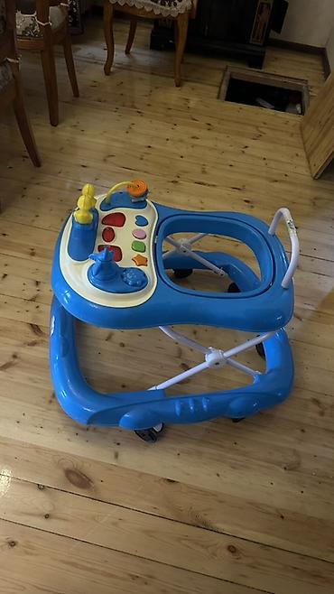 Digər inkişaf etdirici oyuncaqlar: Uşaq gəzdirəni / yerişi üçün yürütəc (baby walker) - Rəng: mavi-ağ - — 1