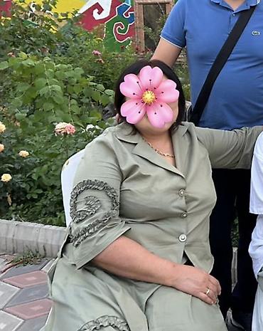 зелёный платья: Продаю двойкунадевала 2 раза
(юбка,блузка) — 2