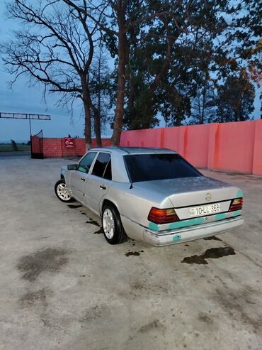 mersedes muheriki: Mercedes-Benz 240: 3 л | 1989 г. Седан