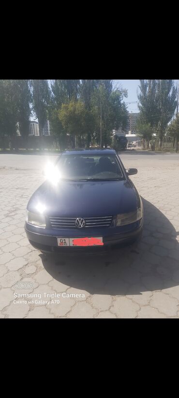 авто легковой: Volkswagen Passat, седан, темно-синий цвет.Б5 механика Основные
