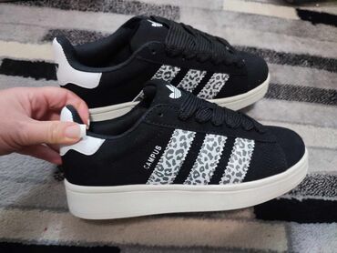 Patike: Adidas, 41, bоја - Crna