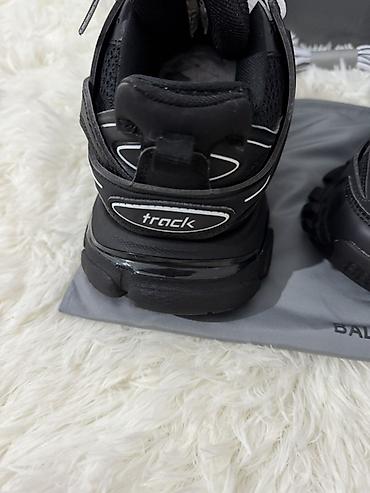 Кроссовки и спортивная обувь: Кроссовки Balenciaga Track Sneaker - Модель: Track Sneaker (артикул — 7