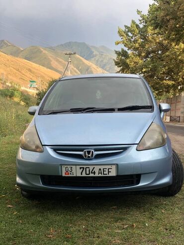 машина за 300000: Honda Fit: 2002 г., 1.3 л, Вариатор, Бензин, Хетчбек