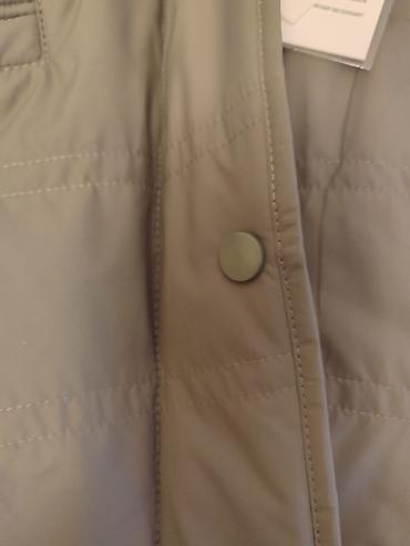 Демисезонные куртки: НОВАЯ.деми курточка.размер 52.двухсторонняя.с капюшоном и — 6