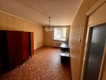 Продажа квартир: 1 комната, 37 м², 105 серия, 1 этаж, Старый ремонт