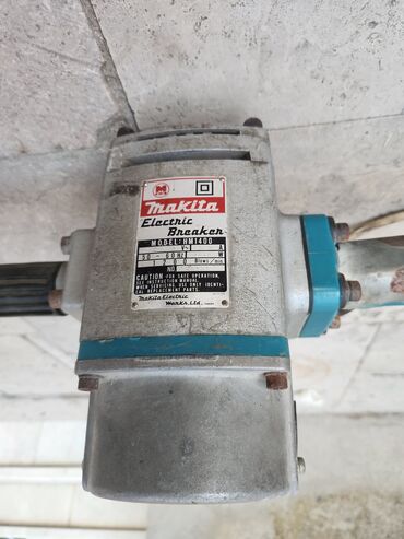 Пилы: Otboynik Makita. Отбойный молоток Makita HM 1400 Вид двигателя