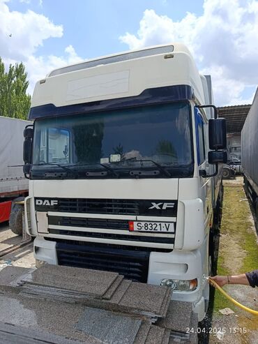 купить фронтальный погрузчик бу: Тягач, DAF, 2006 г., Тентованный