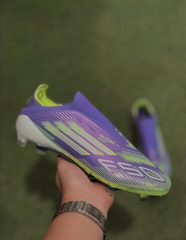 сороконожки обувь: Футбольные бутсы без шнурков adidas f50 - Назначение: игра на