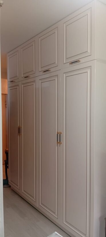 Sifarişlə mətbəx mebeli: Sifarişlə mətbəx dəsti, Özü çəkən petlələr, Parlaq laminat, Kredit yoxdur, Ödənişli çatdırılma — 40