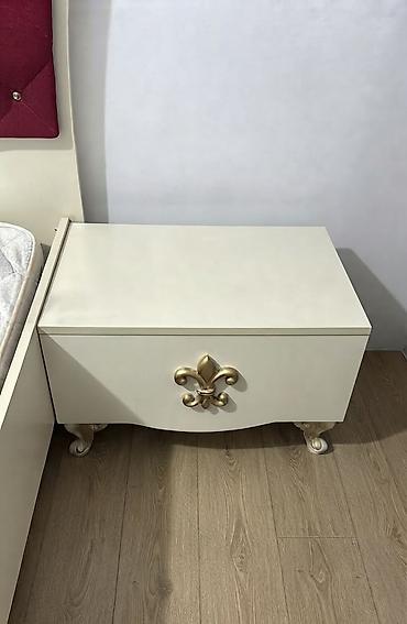 Мебель для дома: Двуспальная кровать, Шкаф, Трюмо, 2 тумбы, Б/у — 6