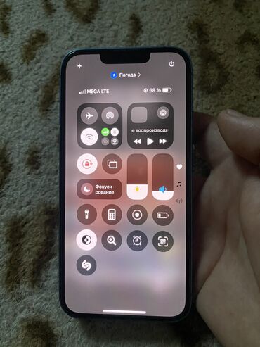 арзан телефон айфон: IPhone 13, Колдонулган, 128 ГБ, Көк, Заряддоочу түзүлүш, Коргоочу айнек, Кабель, 100 %