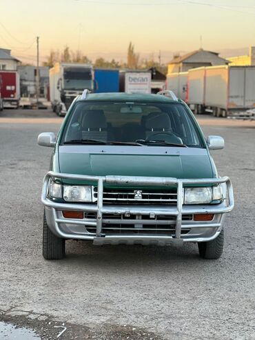минивен машина: Mitsubishi Chariot: 1996 г., 2 л, Механика, Бензин, Минивэн