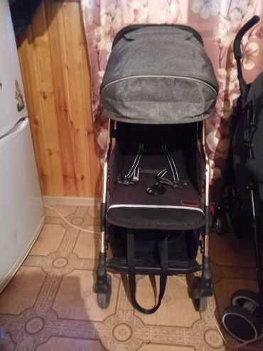 детская коляска mothercare: Коляска, цвет - Серебристый, Б/у