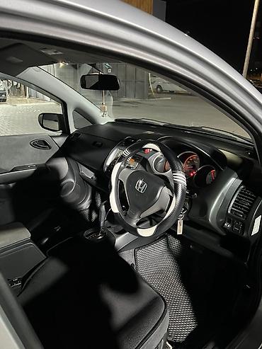 аито: Honda Fit: 2005 г., 1.3 л, Автомат, Бензин, Хэтчбэк — 5