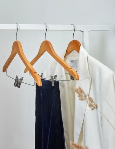 вешалки для брюк с зажимами: Вешалки-плечики для хранения костюма - С зажимами для более