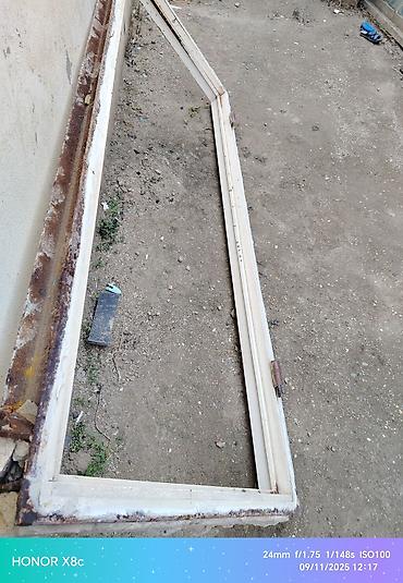 Giriş qapıları: Metal qapı dəsti – ölçüləri göstərilib - Qapı qanadının hündürlüyü — 11