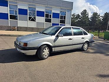 Унаа: Volkswagen Passat: 1989 г., 1.8 л, Кол менен иштөөчү, Бензин, Седан — 9