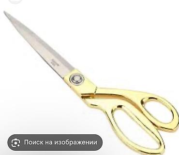стенд на заказ: Стойки ограждения с канатом золотая в аренду сдаем красная дорожка — 9