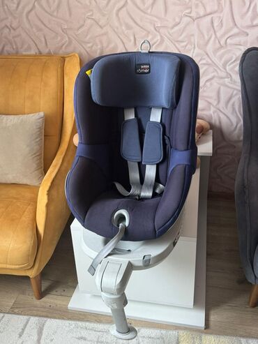 Uşaq üçün elektrik maşınları: Britax avtokreslo 90 azn tecili satilir peablemi yoxdu (0-13)(9-18) kg