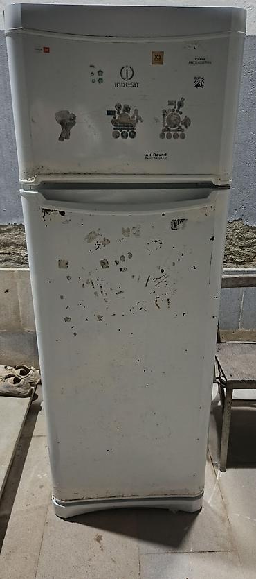 Indesit iki qapılı soyuducu - Brend/model: Indesit - Tip: Üstdə