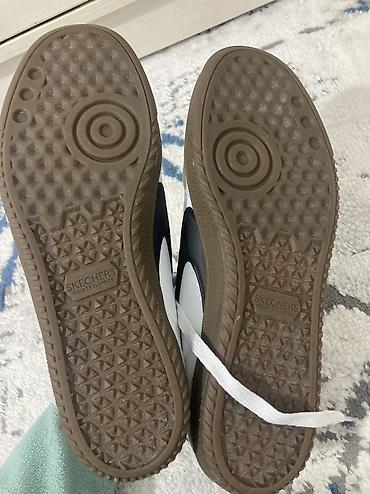 Личные вещи: Оригинал.Кроссовки Skechers Court Classics 1выход. Размер 39 - Линия — 4