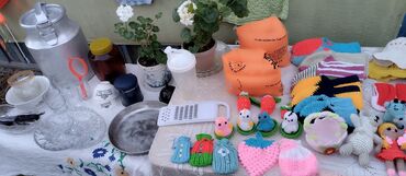 вещи детские: Продаю вязанные игрушки посуды цветы комнатные цветы герань белая