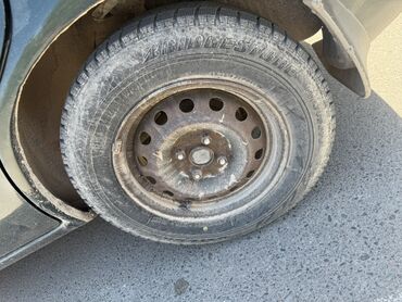 шины r14c: Шины 185 / 70 / R 14, Зима, 1 шт, Легковые, Япония, Bridgestone