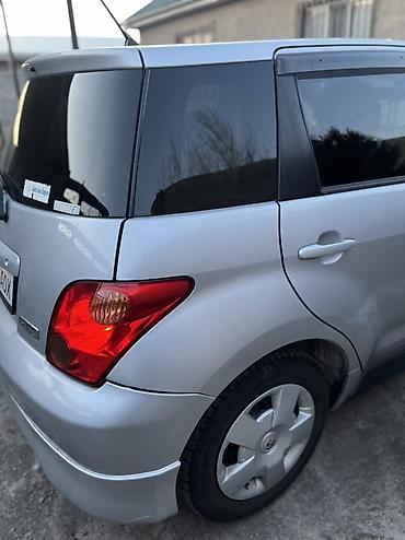 Toyota: Toyota ist: 2003 г., 1.3 л, Автомат, Бензин, Хэтчбэк — 4