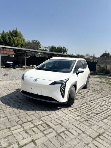 авто с последующим выкупом без первоначалки: Белый электрический кроссовер Aion Y Plus с современным дизайном