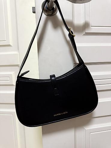 Шубы: Срочно продам шубы! 1)Цена на черную греческую цельную автоледи шубу — 10