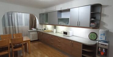 сдаю кв в канте: 3 комнаты, Агентство недвижимости, С мебелью полностью